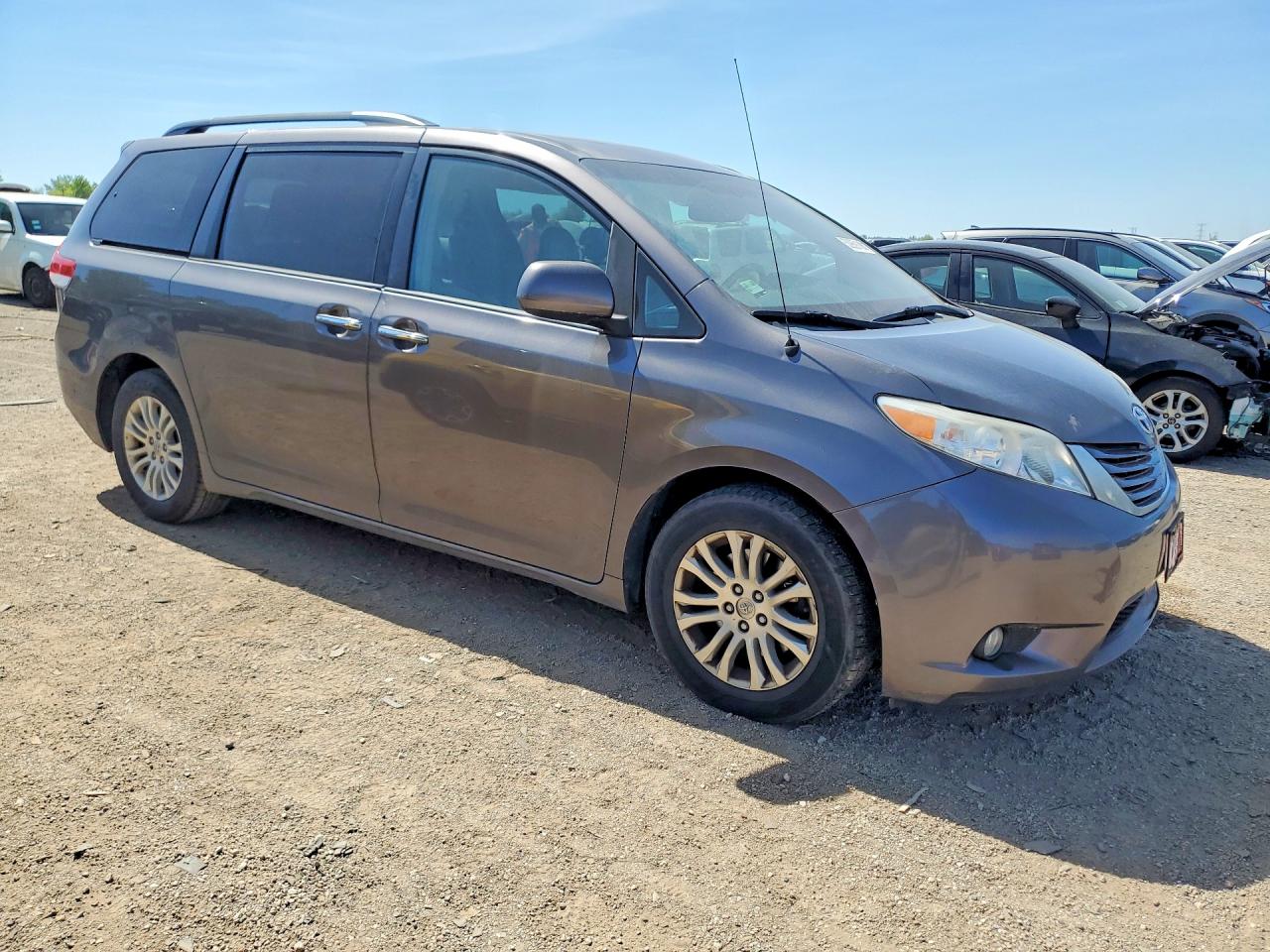 Toyota Sienna Xle 8-passenger