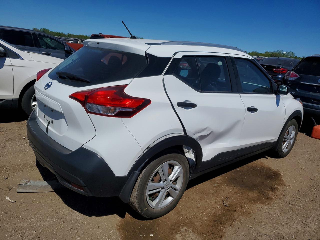 Nissan Kicks S