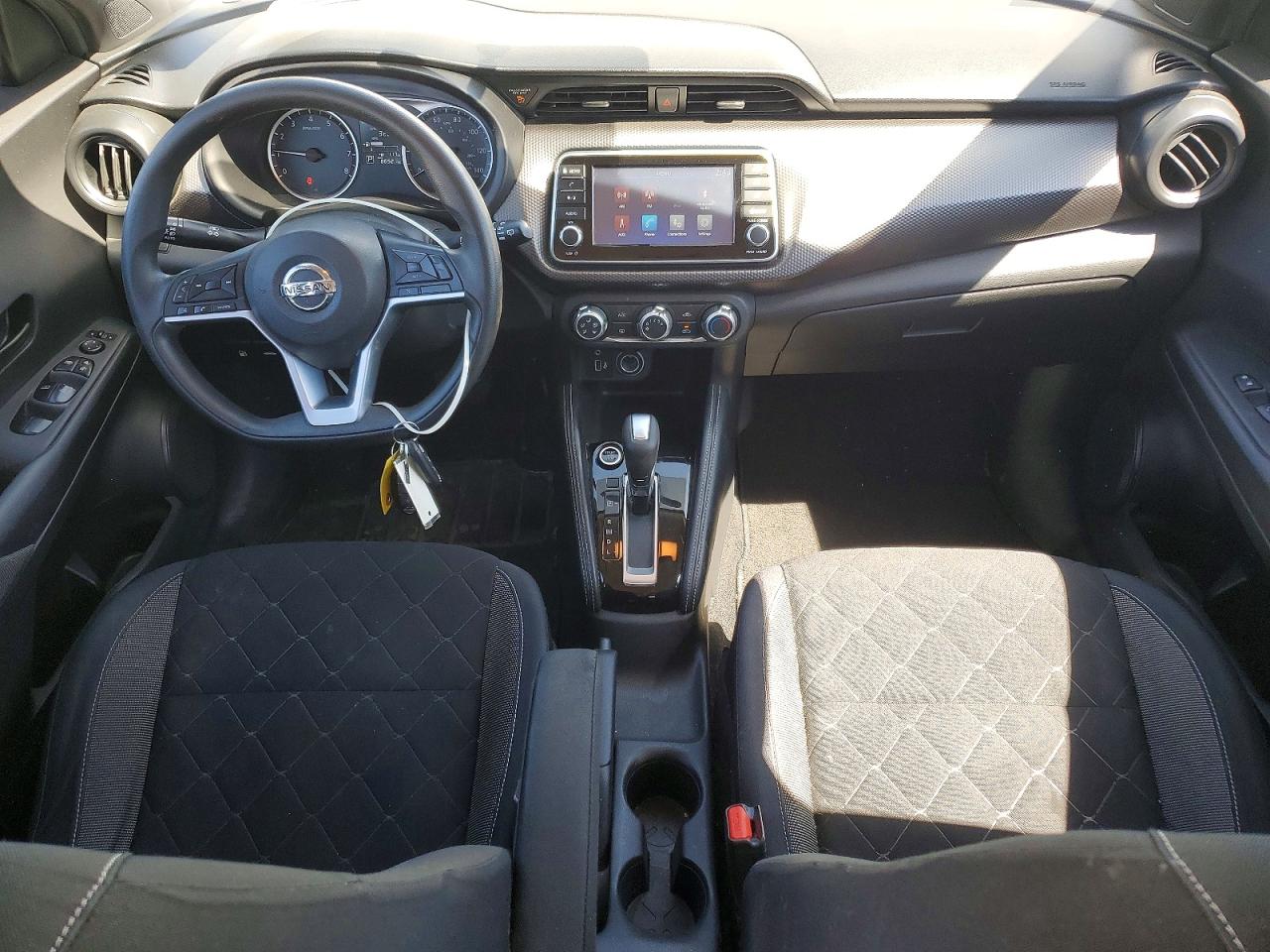 Nissan Kicks S