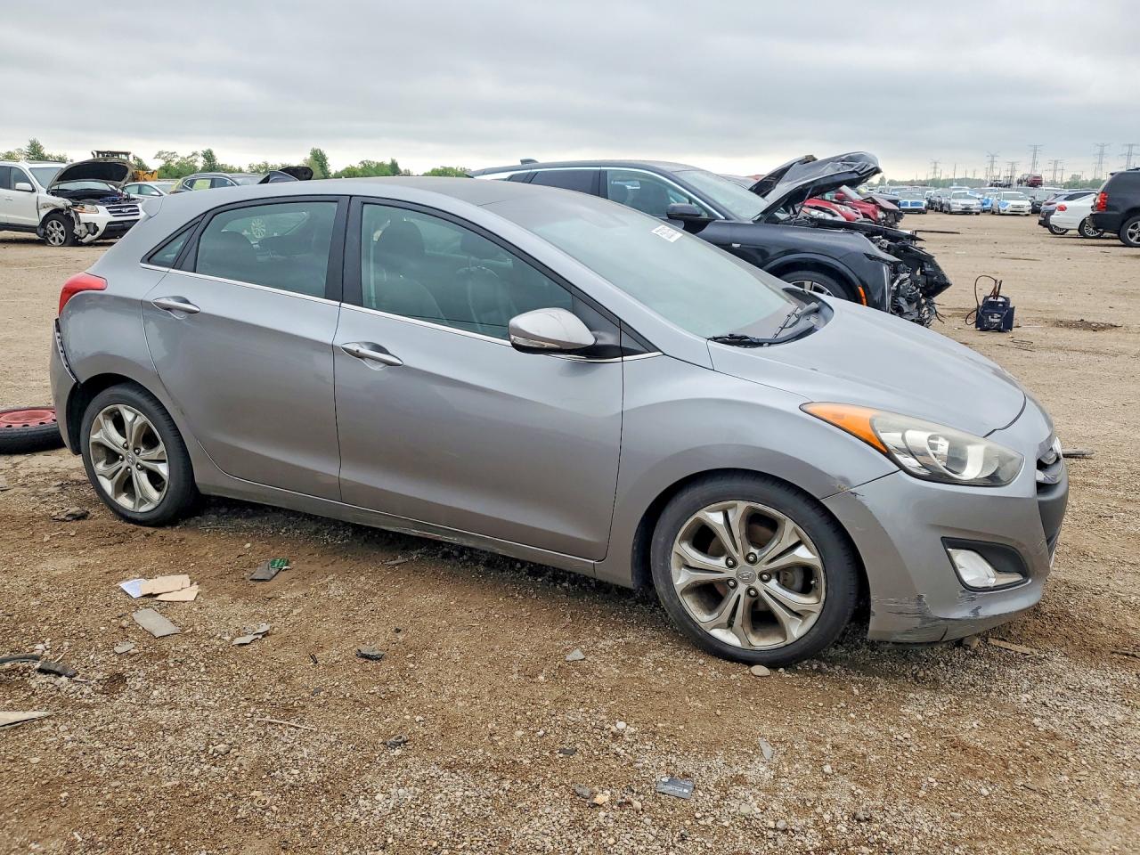 Hyundai ELANTRA Base