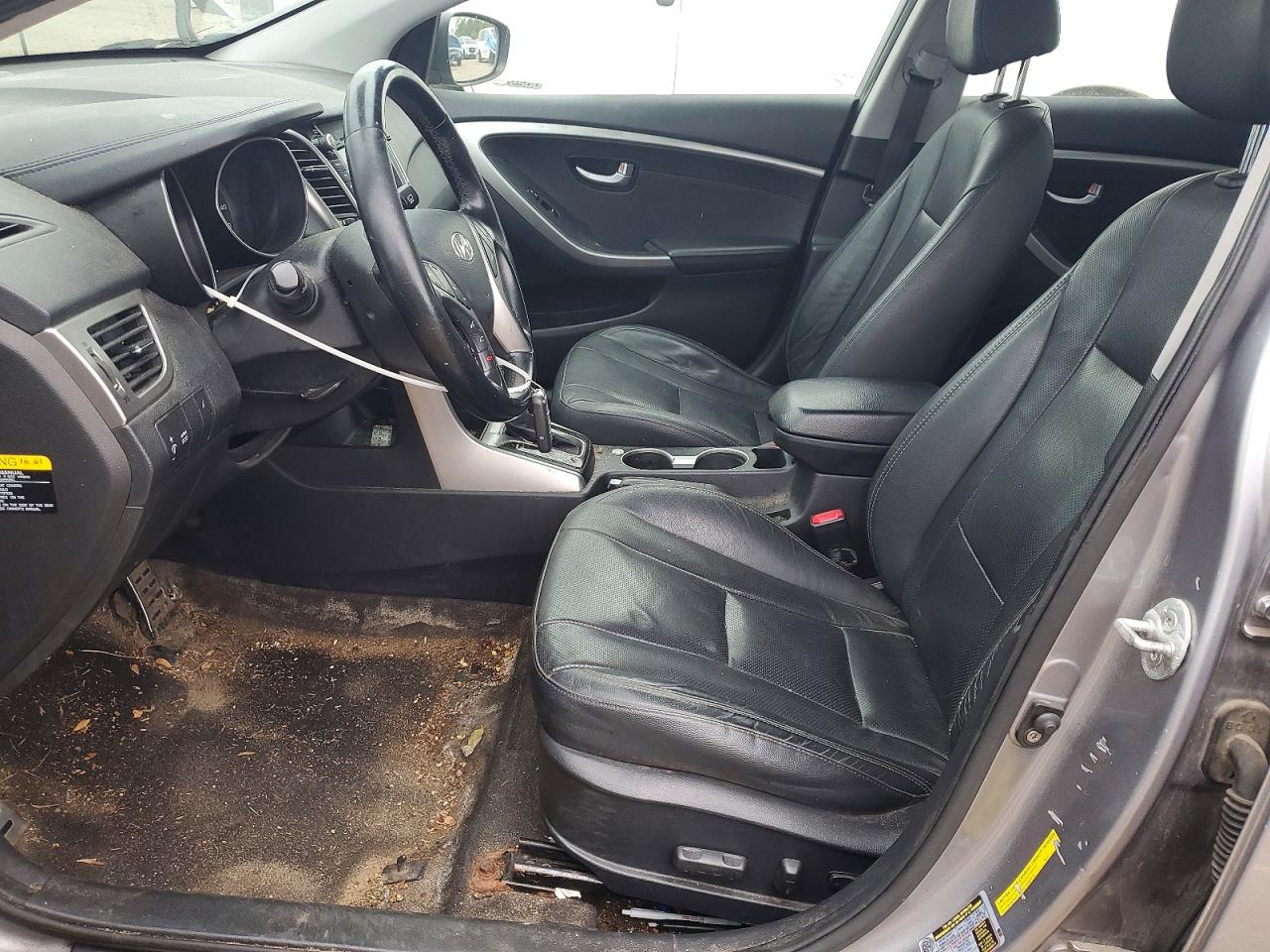Hyundai ELANTRA Base