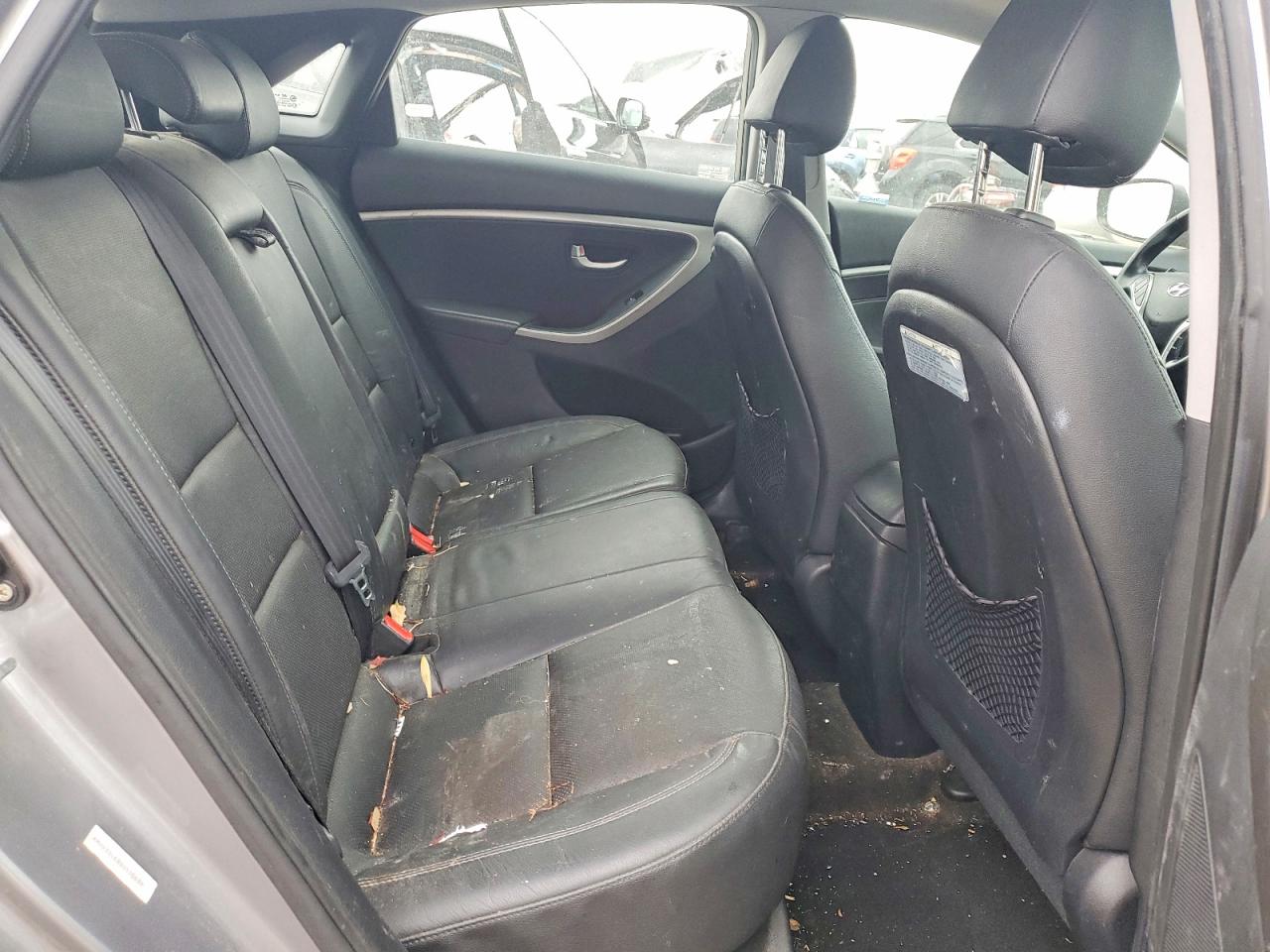 Hyundai ELANTRA Base