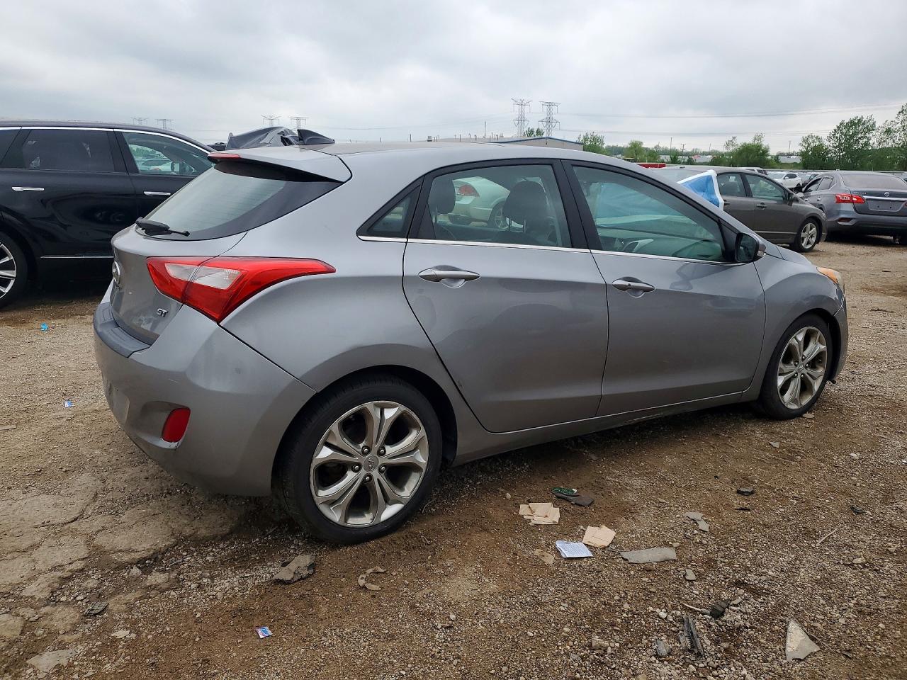 Hyundai ELANTRA Base