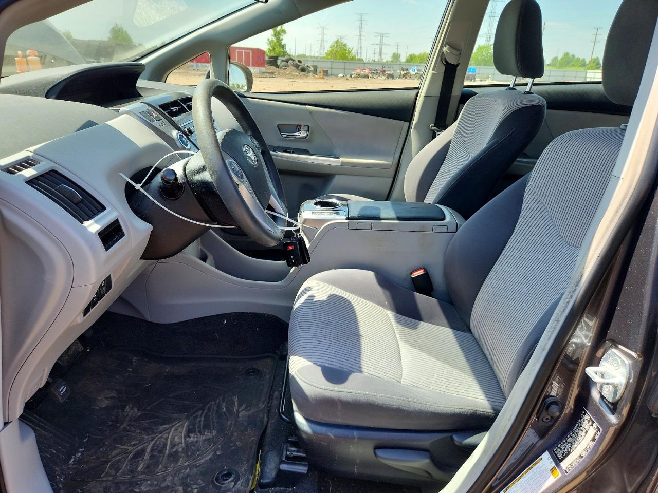 Toyota Prius v Two