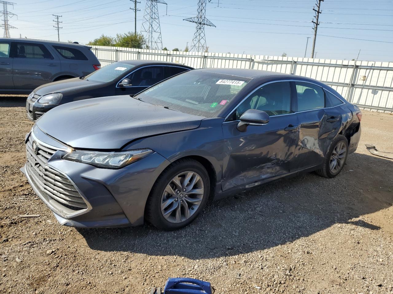 Salvage Toyota Avalon Image