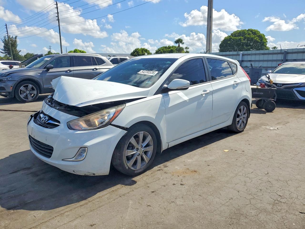 Salvage Hyundai ACCENT Image