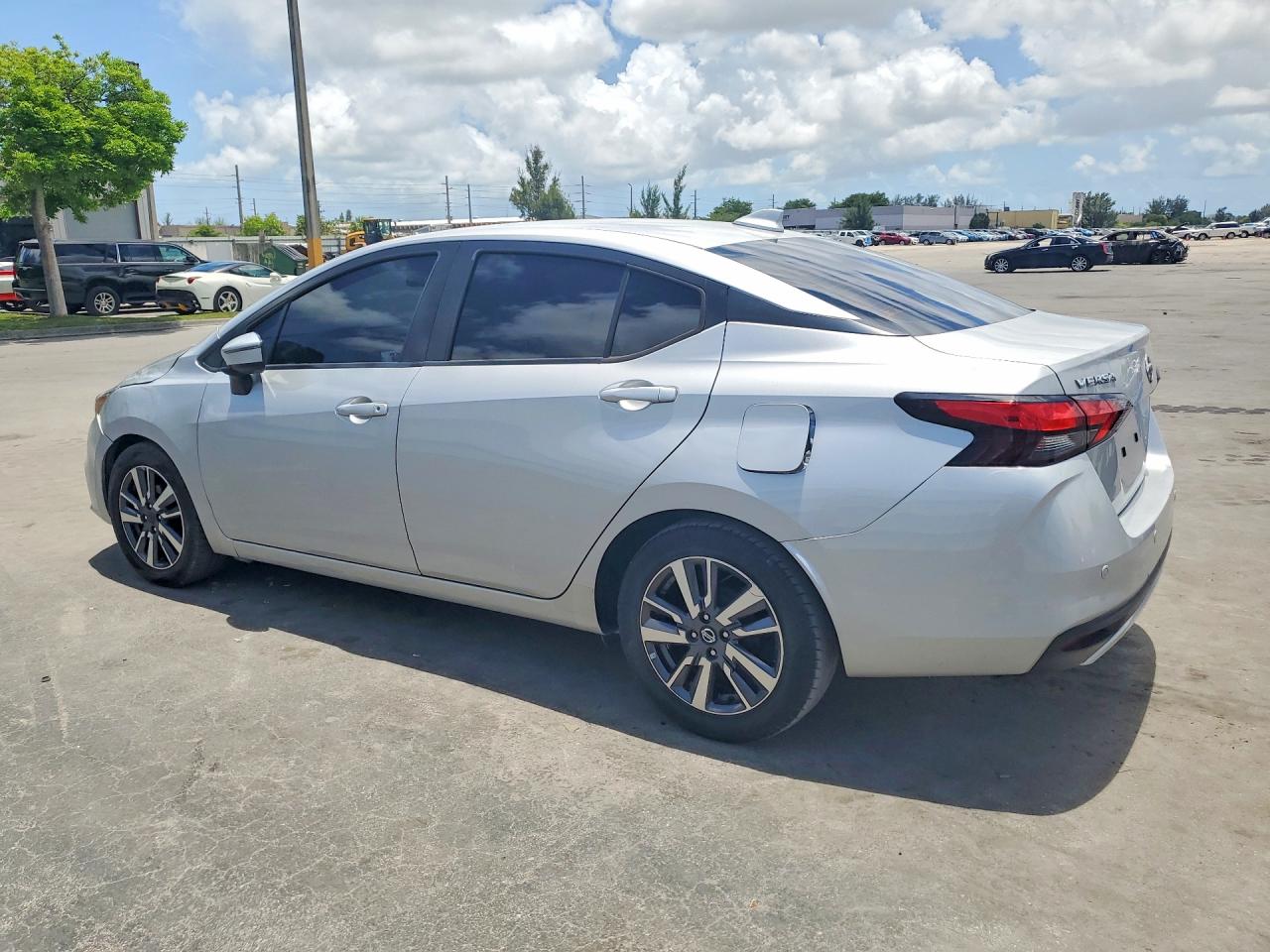 Nissan Versa Sv