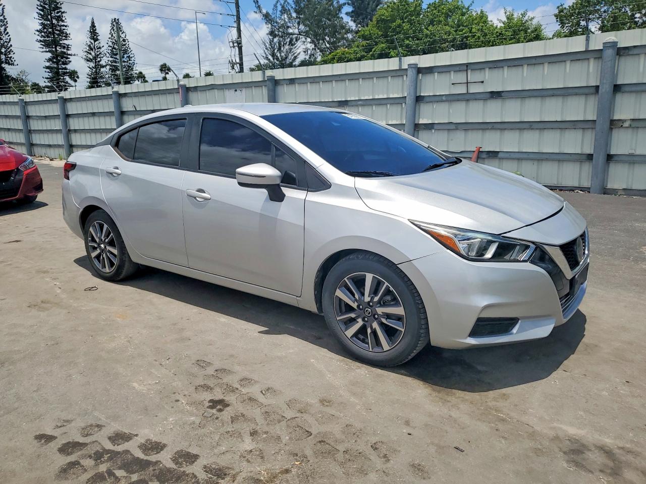 Nissan Versa Sv