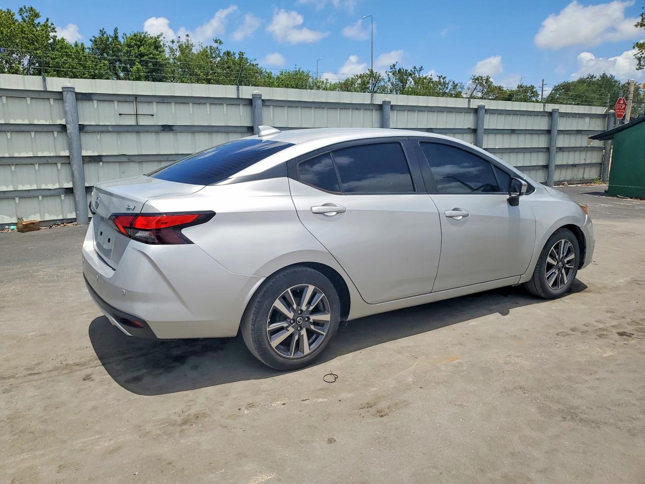 Nissan Versa Sv