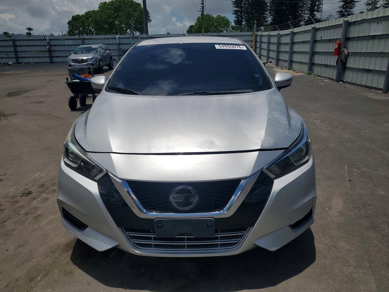 Nissan Versa Sv