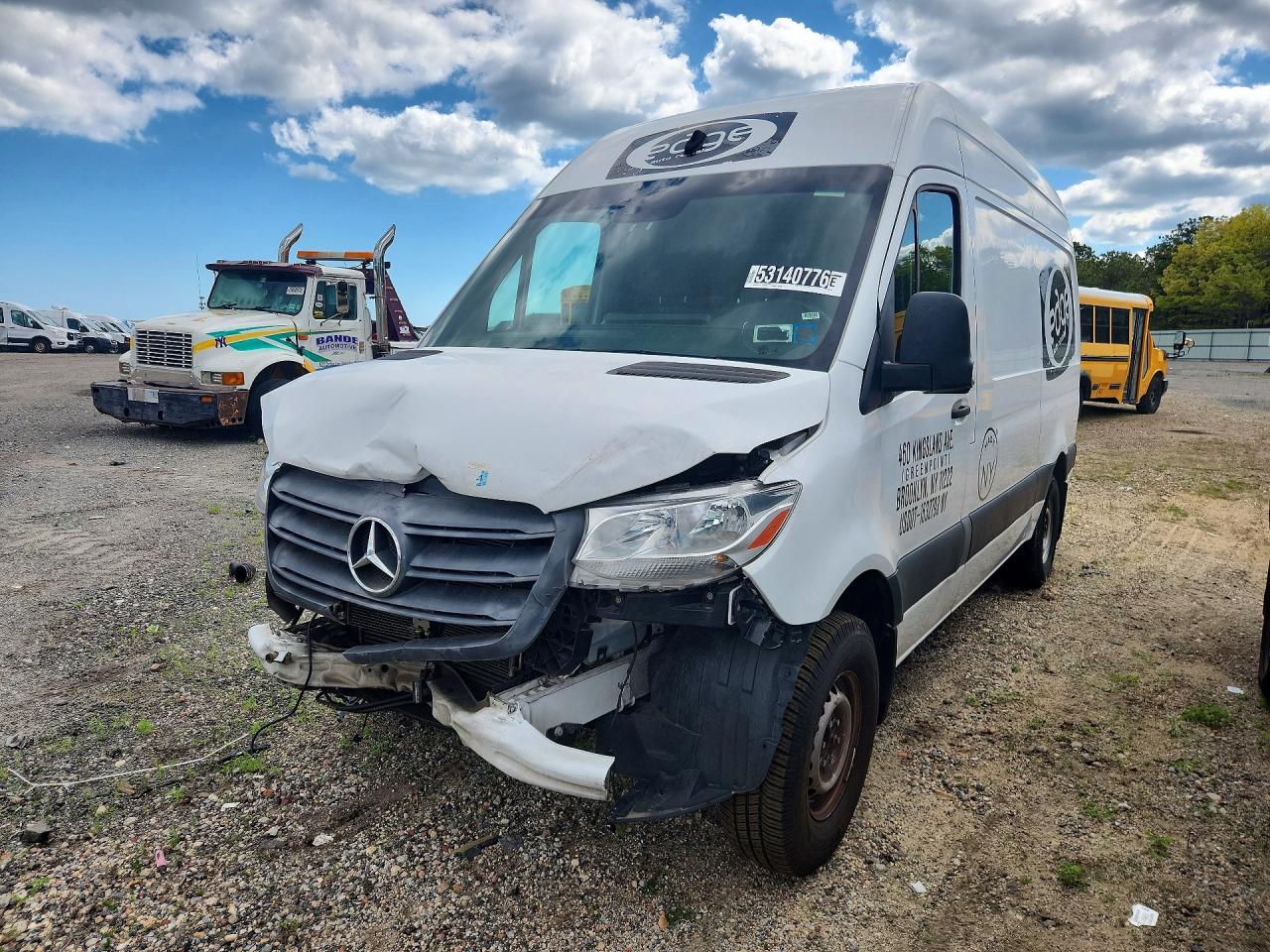 Salvage Mercedes-Benz Sprinter Image