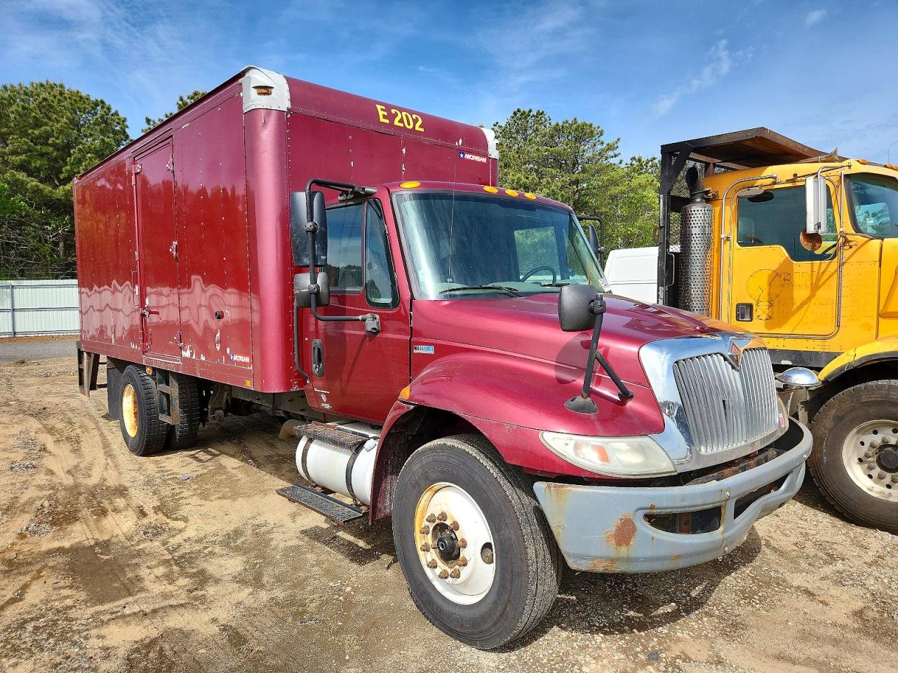 Salvage International 4300 Image