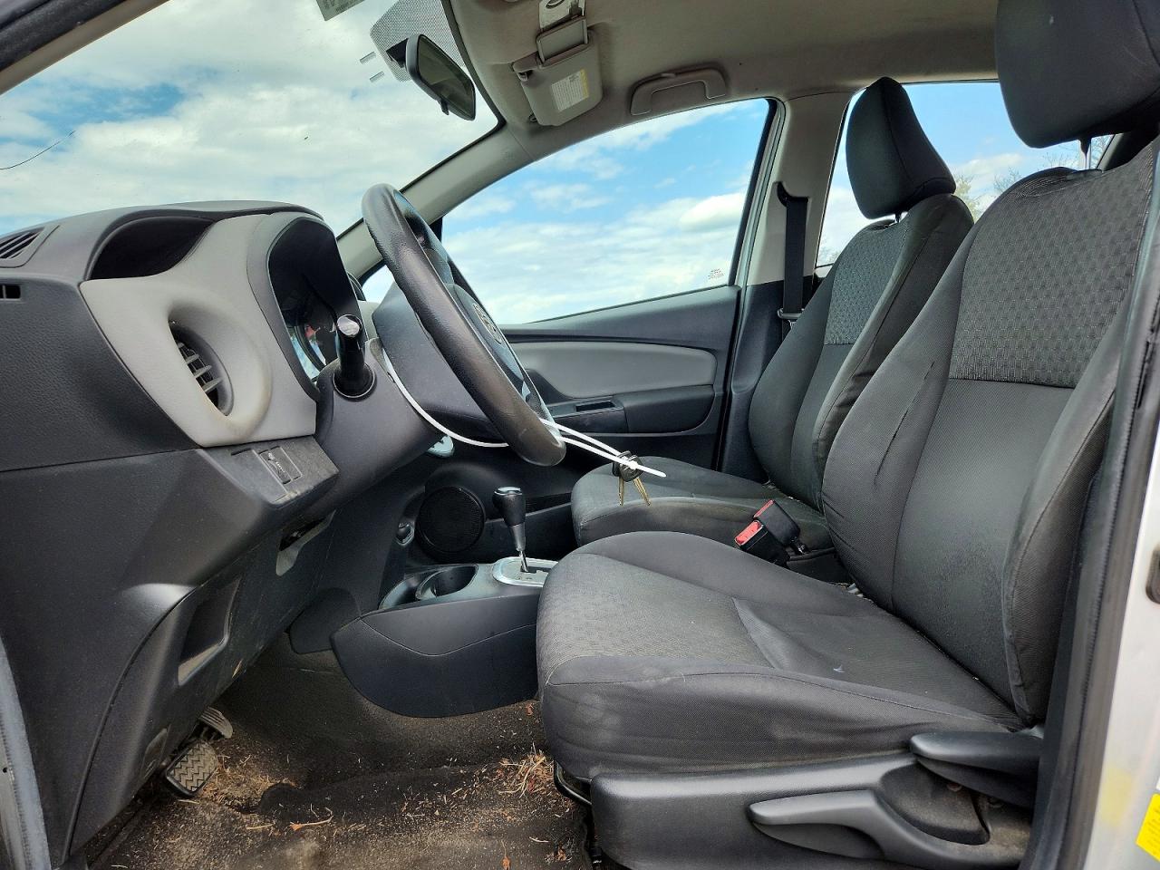 Toyota Yaris 5-door L
