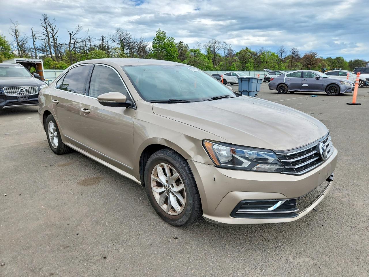Volkswagen Passat S