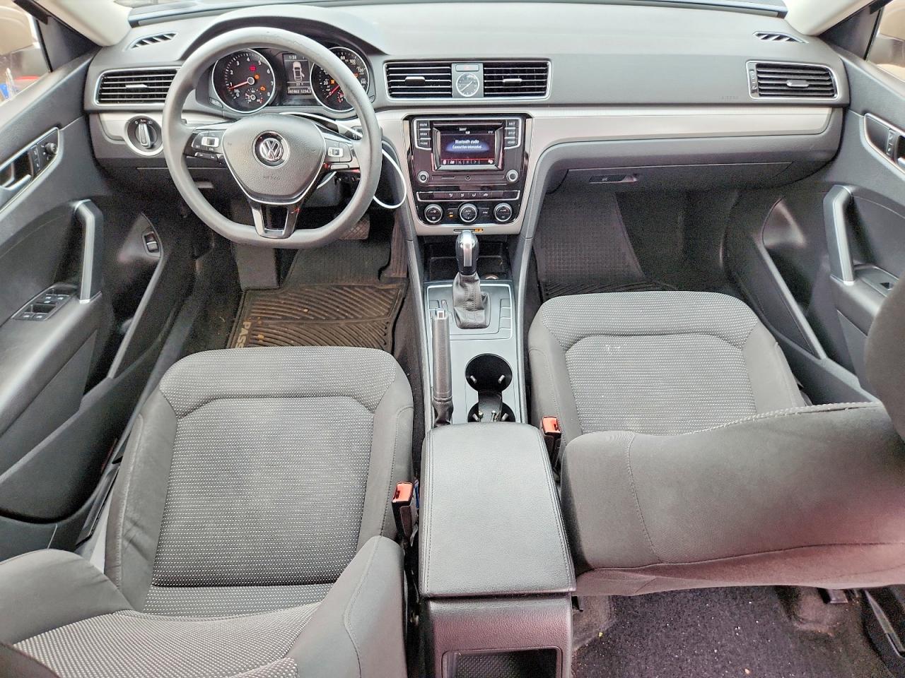 Volkswagen Passat S