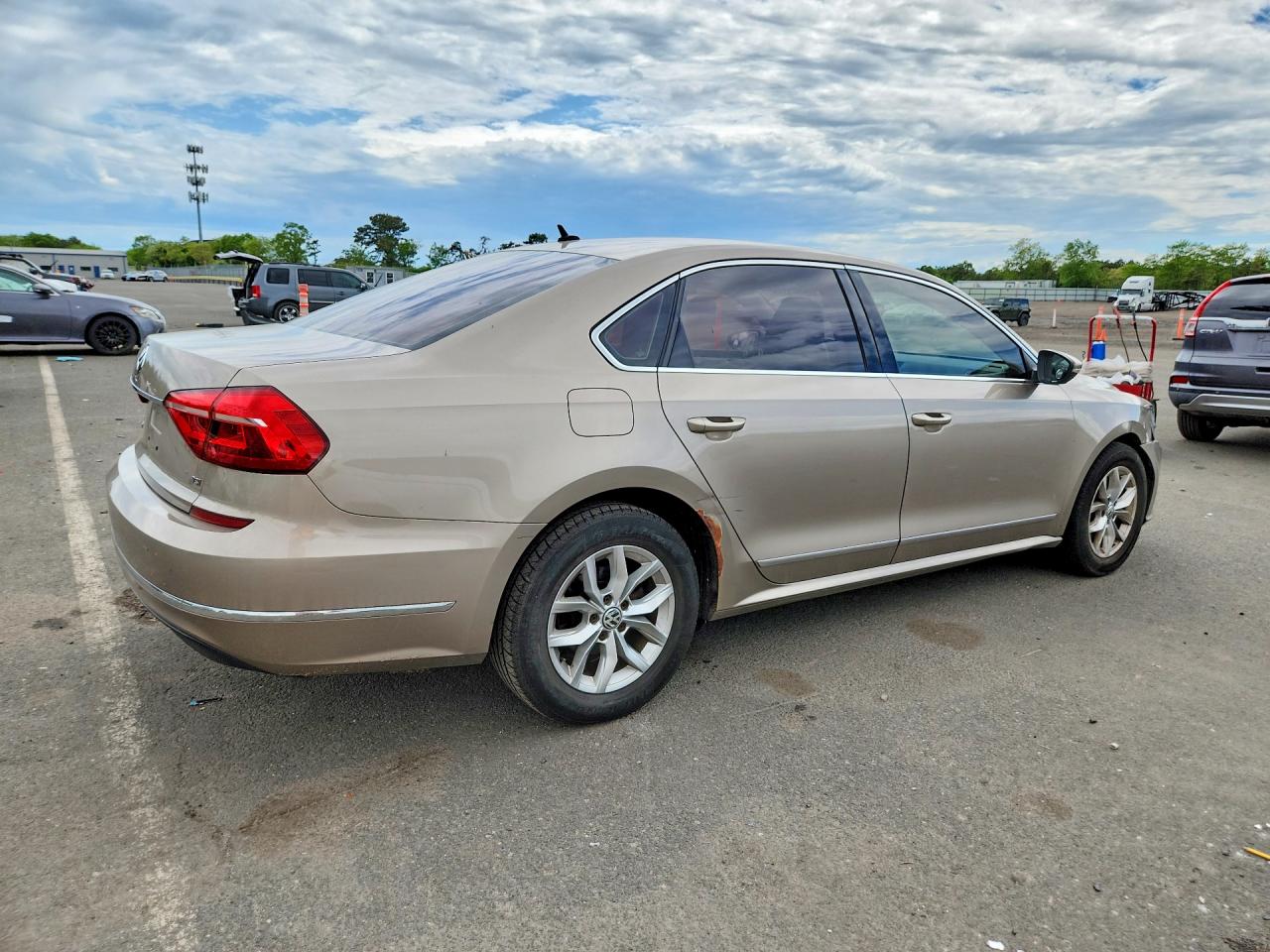 Volkswagen Passat S