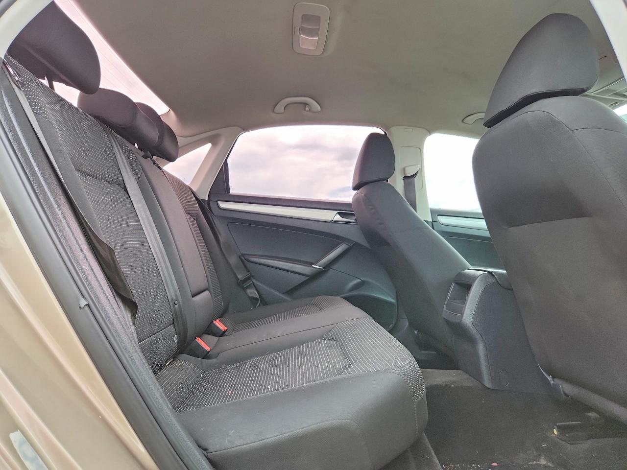 Volkswagen Passat S