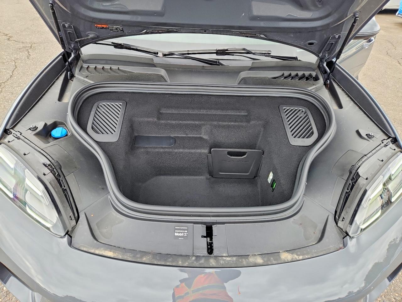 Porsche Macan 4