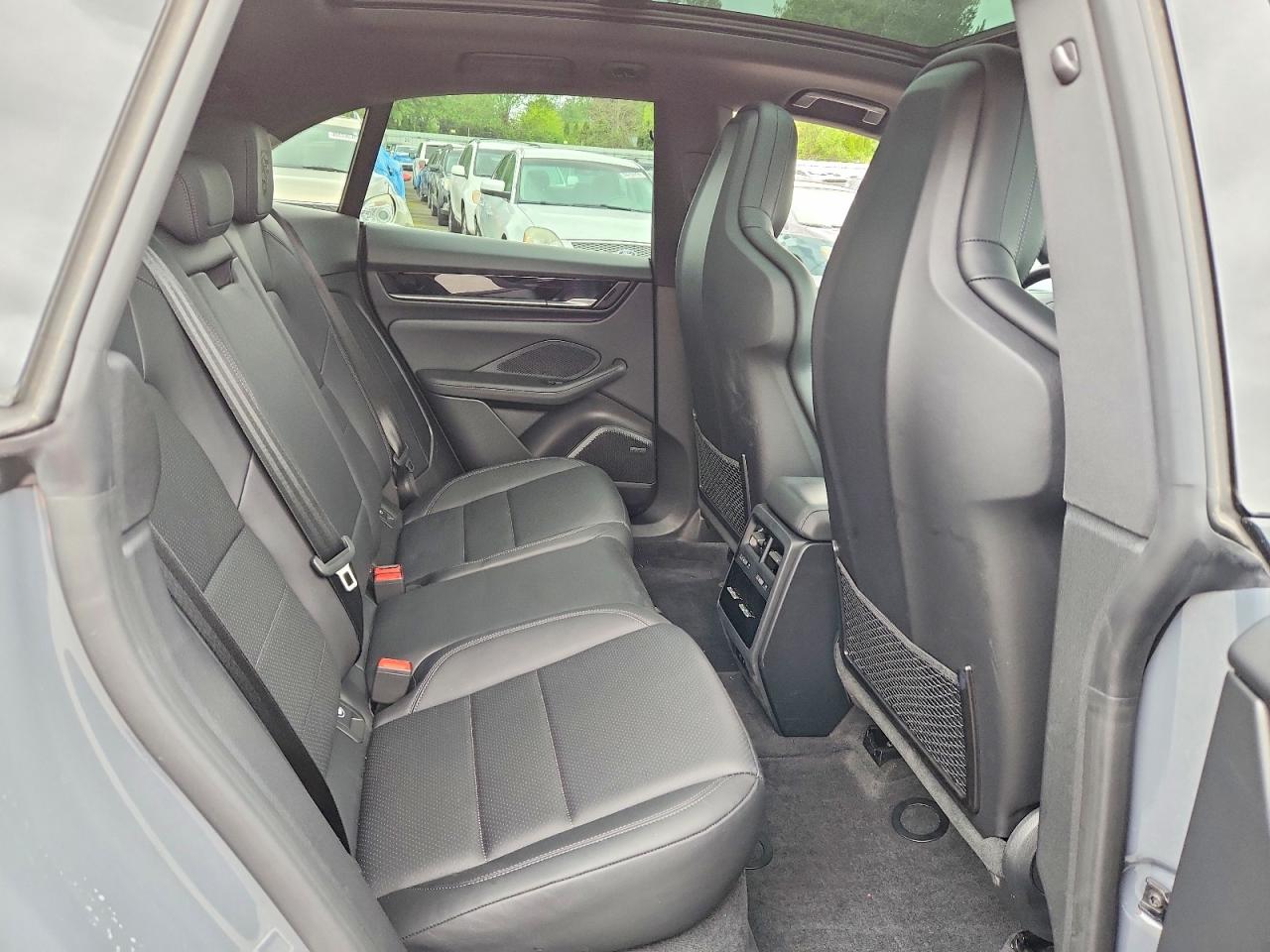 Porsche Macan 4
