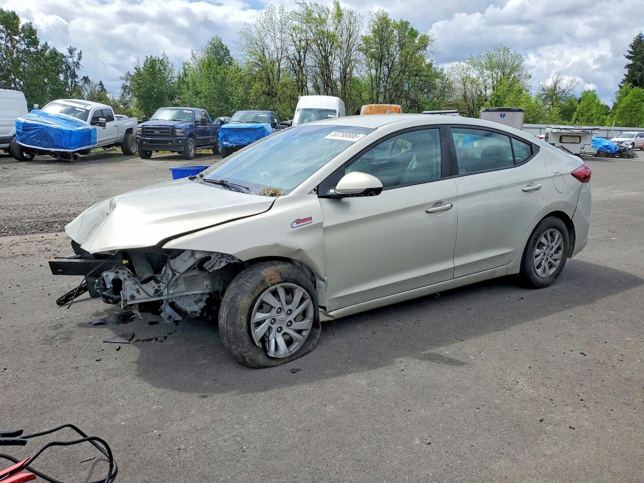 Salvage Hyundai ELANTRA Image