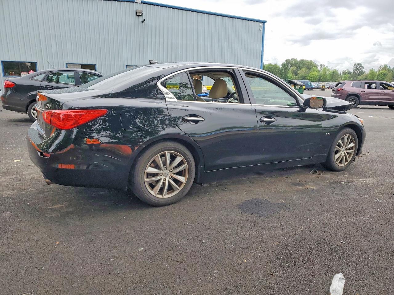 INFINITI Q50 3.0t P 3.0t Premium