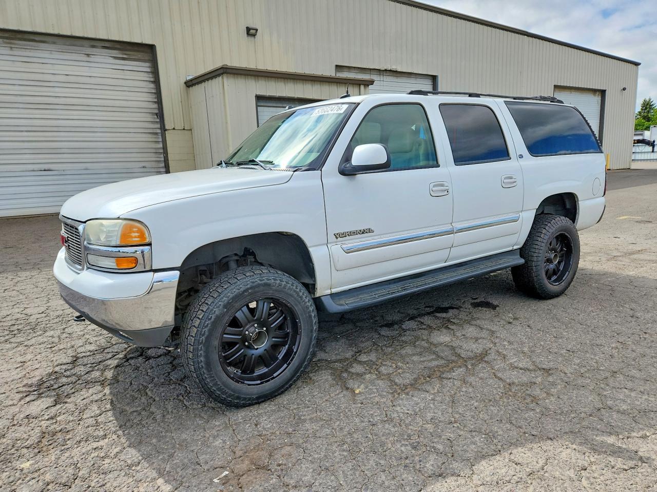 Salvage GMC Yukon Image