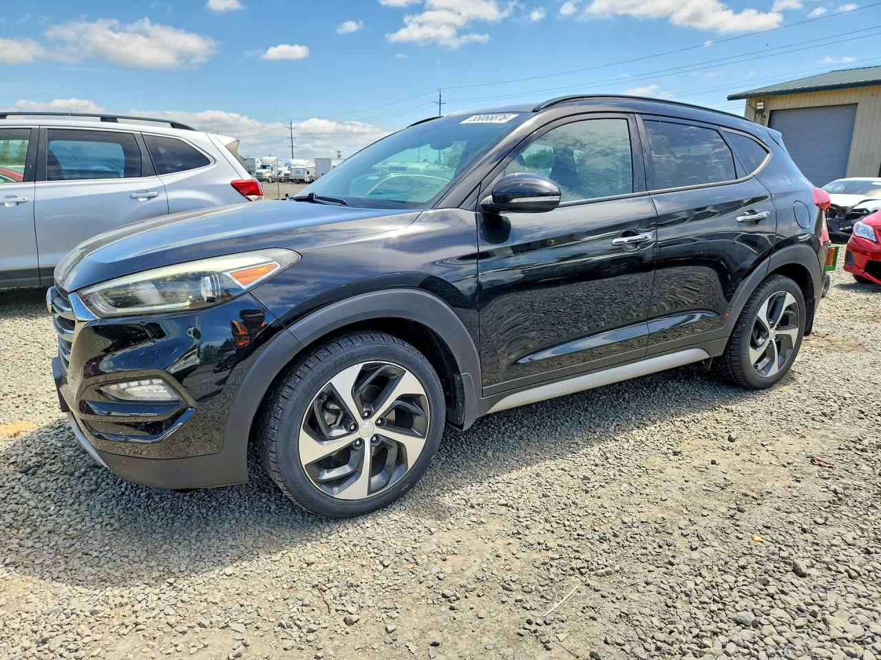 Salvage Hyundai TUCSON Image