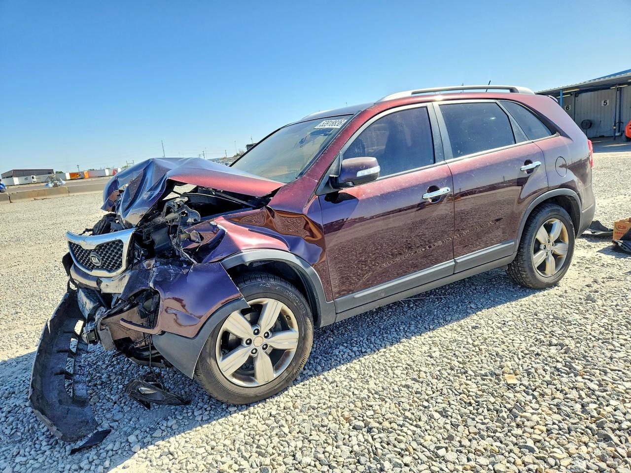 Salvage Kia Sorento Image