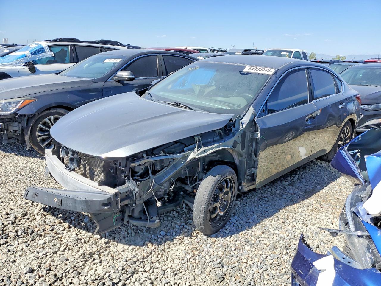 Salvage Nissan Altima Image