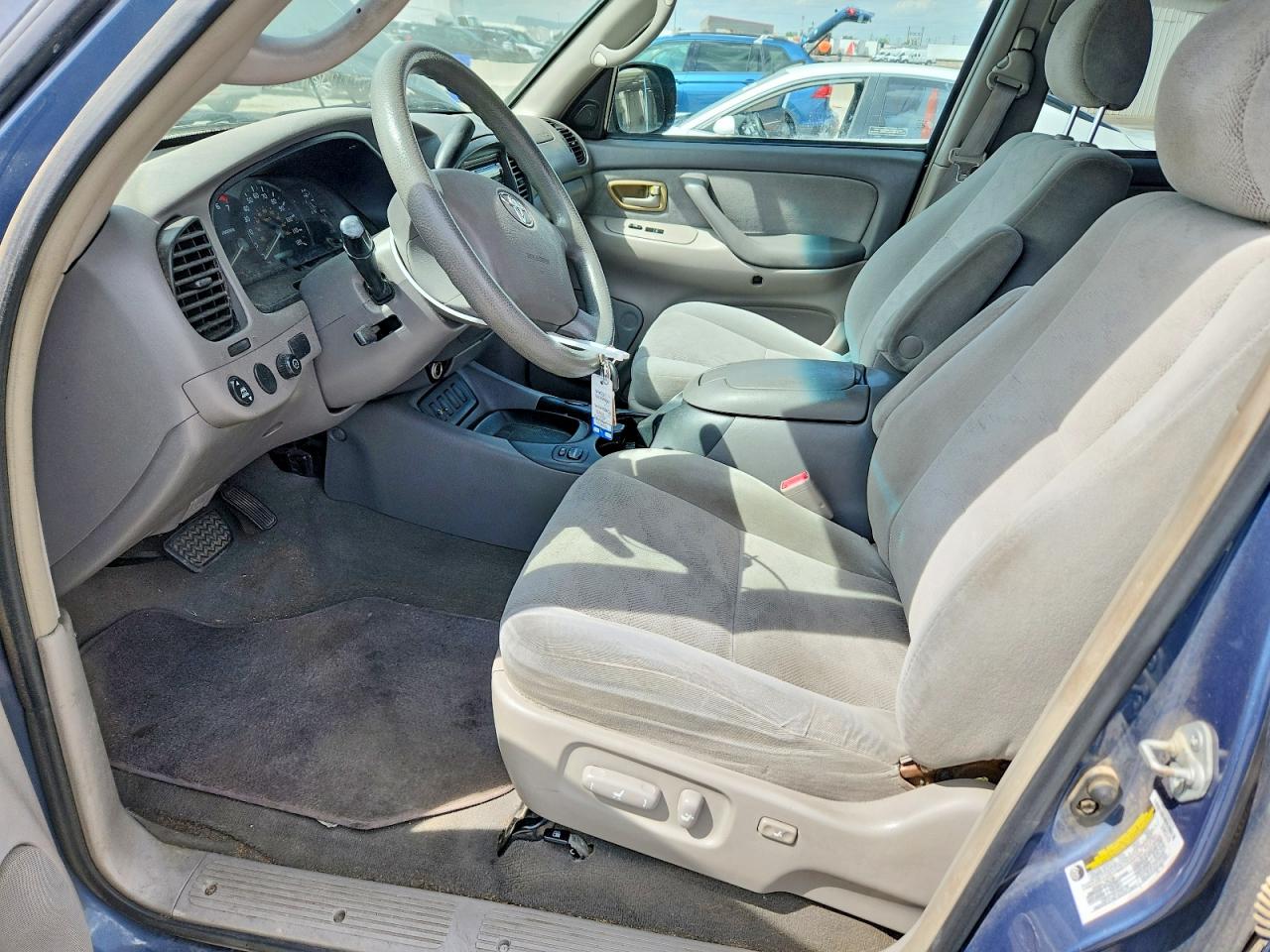 Toyota Sequoia Sr5