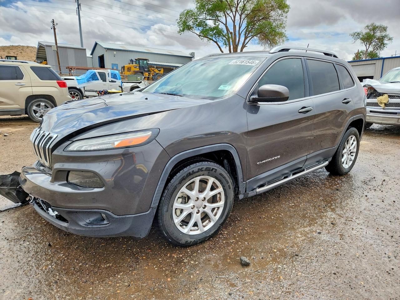 Salvage Jeep Cherokee Image