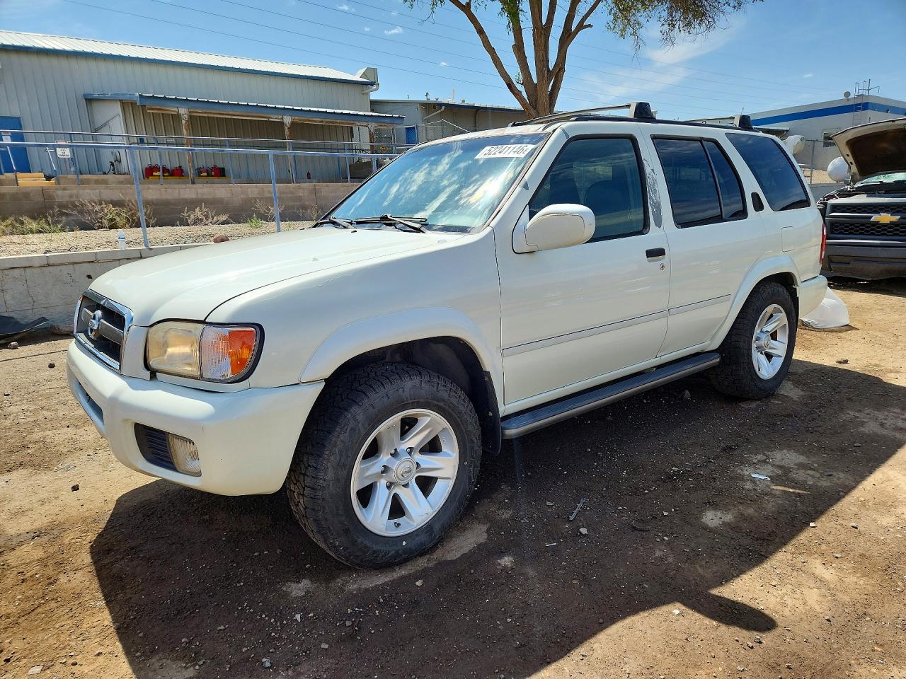 Salvage Nissan Pathfinder Image
