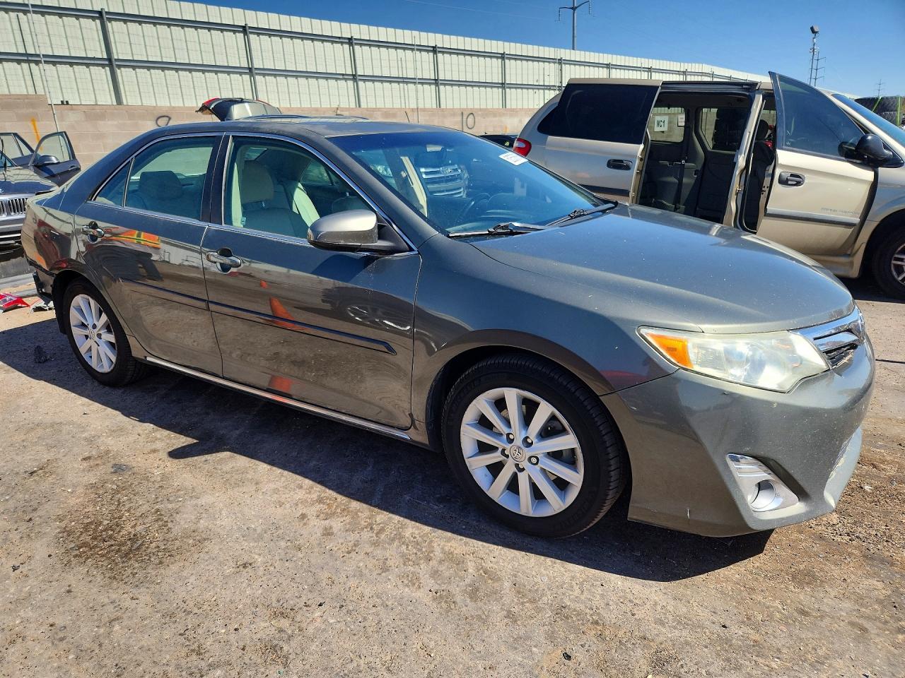 Toyota Camry Xle V6