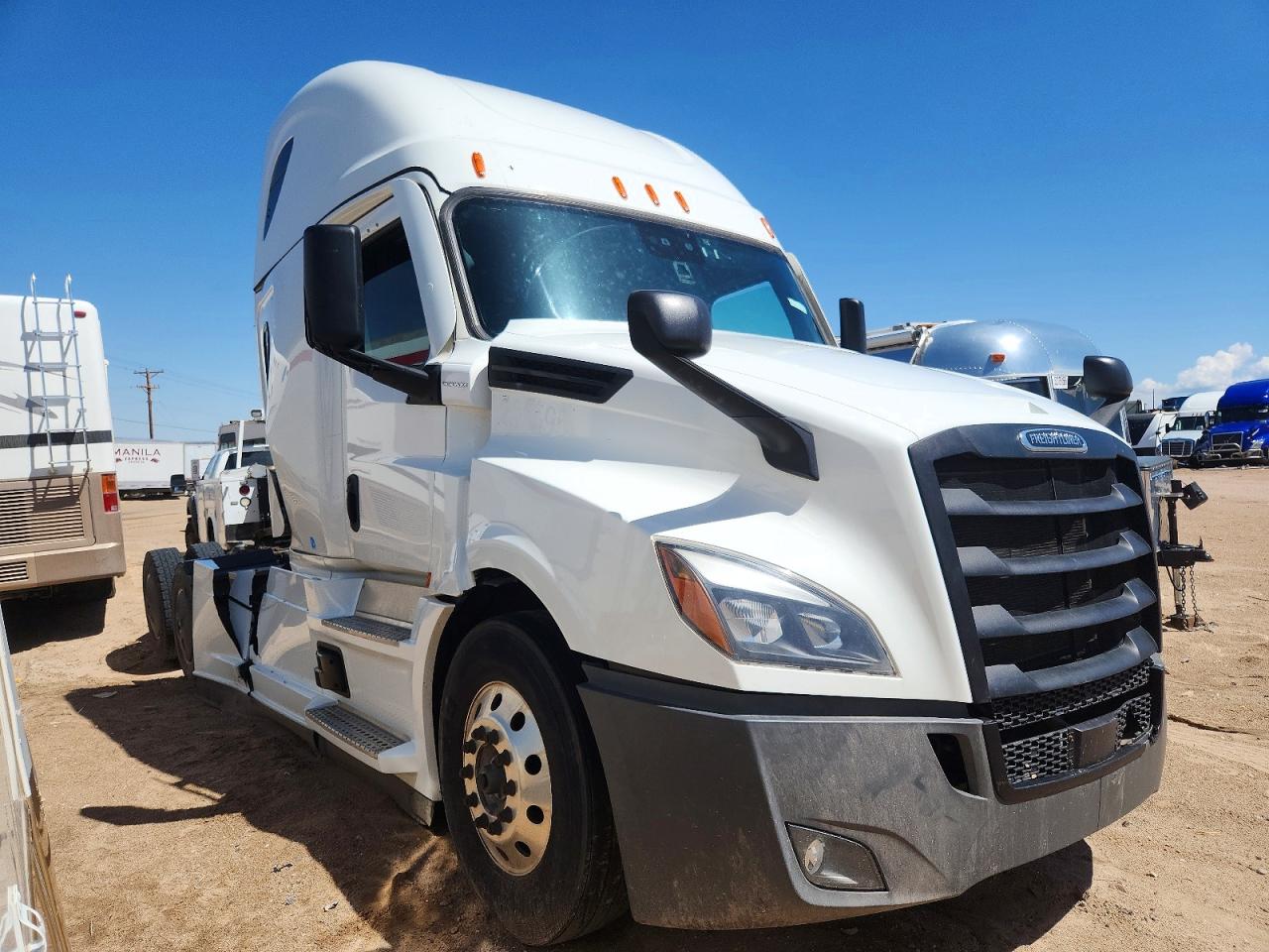 Salvage Freightliner Cascadia 126 Image