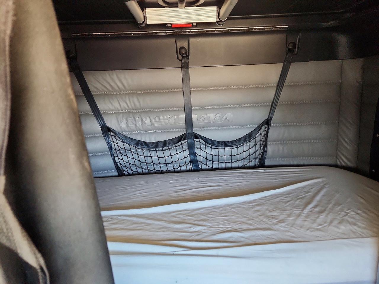 Freightliner Cascadia 126