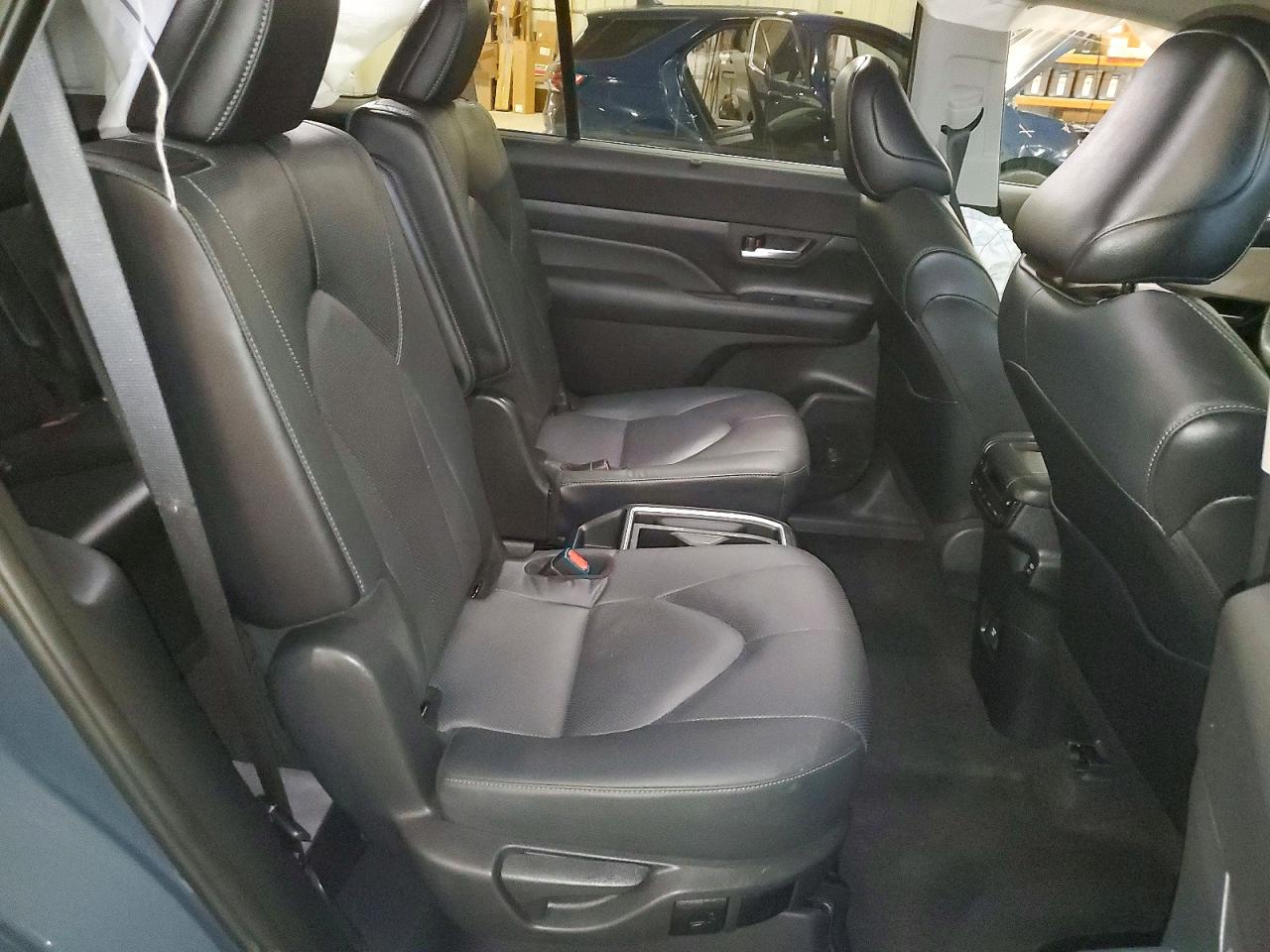 Toyota Grand High Limited