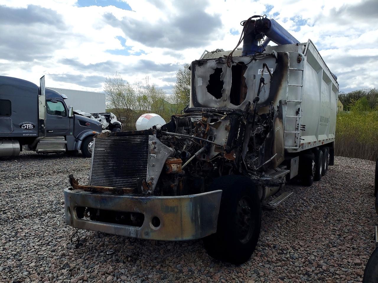 Freightliner Columbia 112