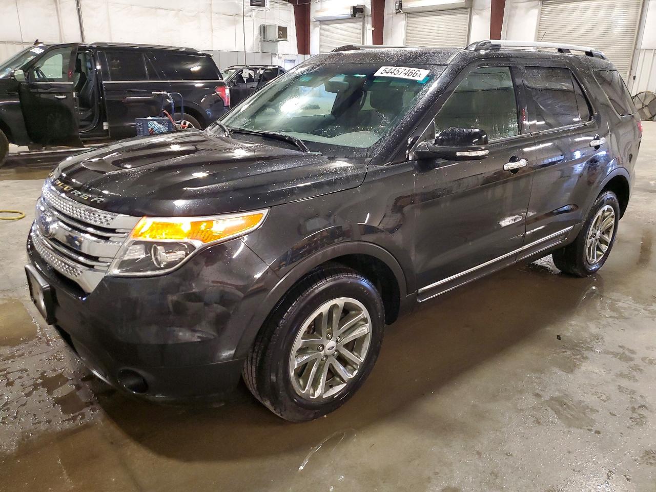 Salvage Ford Explorer Image