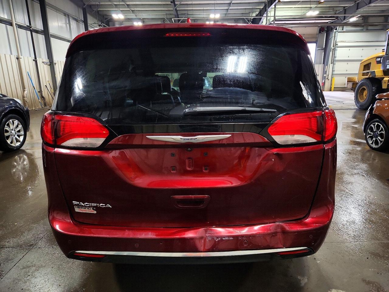 Chrysler Pacifica Touring L Plus