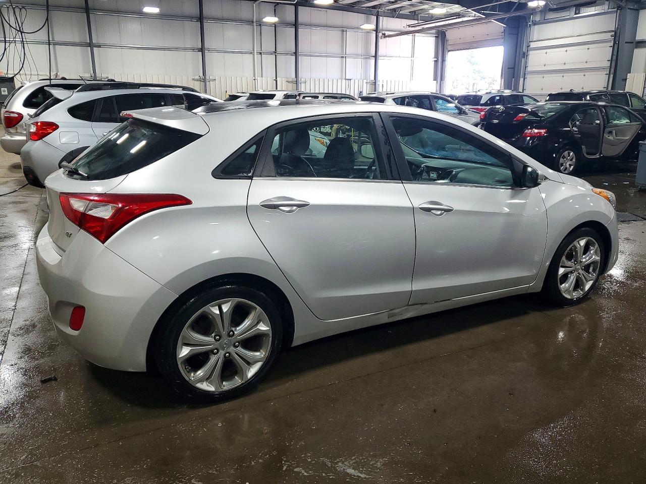 Hyundai ELANTRA Base