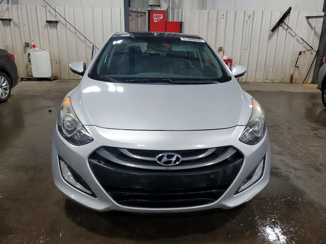Hyundai ELANTRA Base