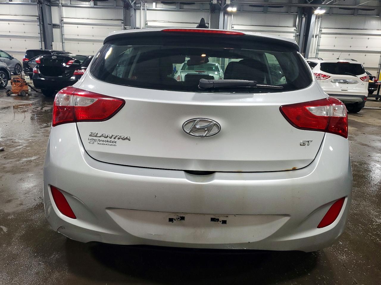 Hyundai ELANTRA Base