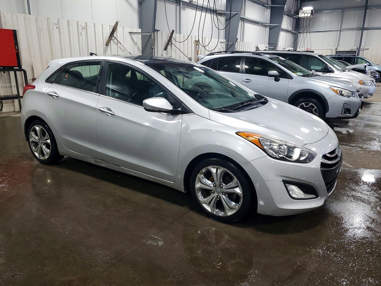 Hyundai ELANTRA Base