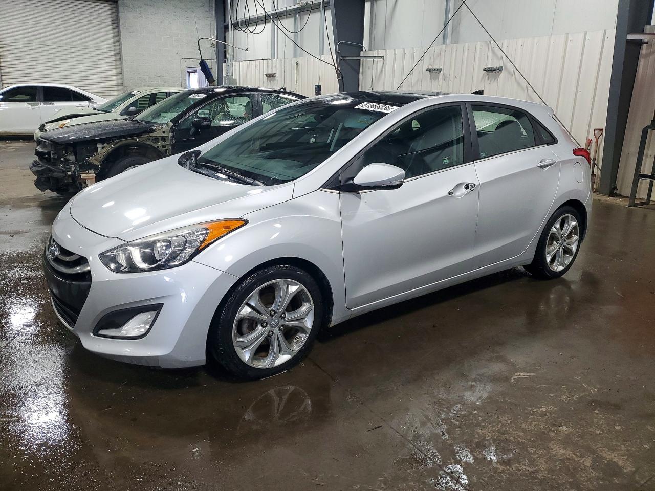Salvage Hyundai ELANTRA Image