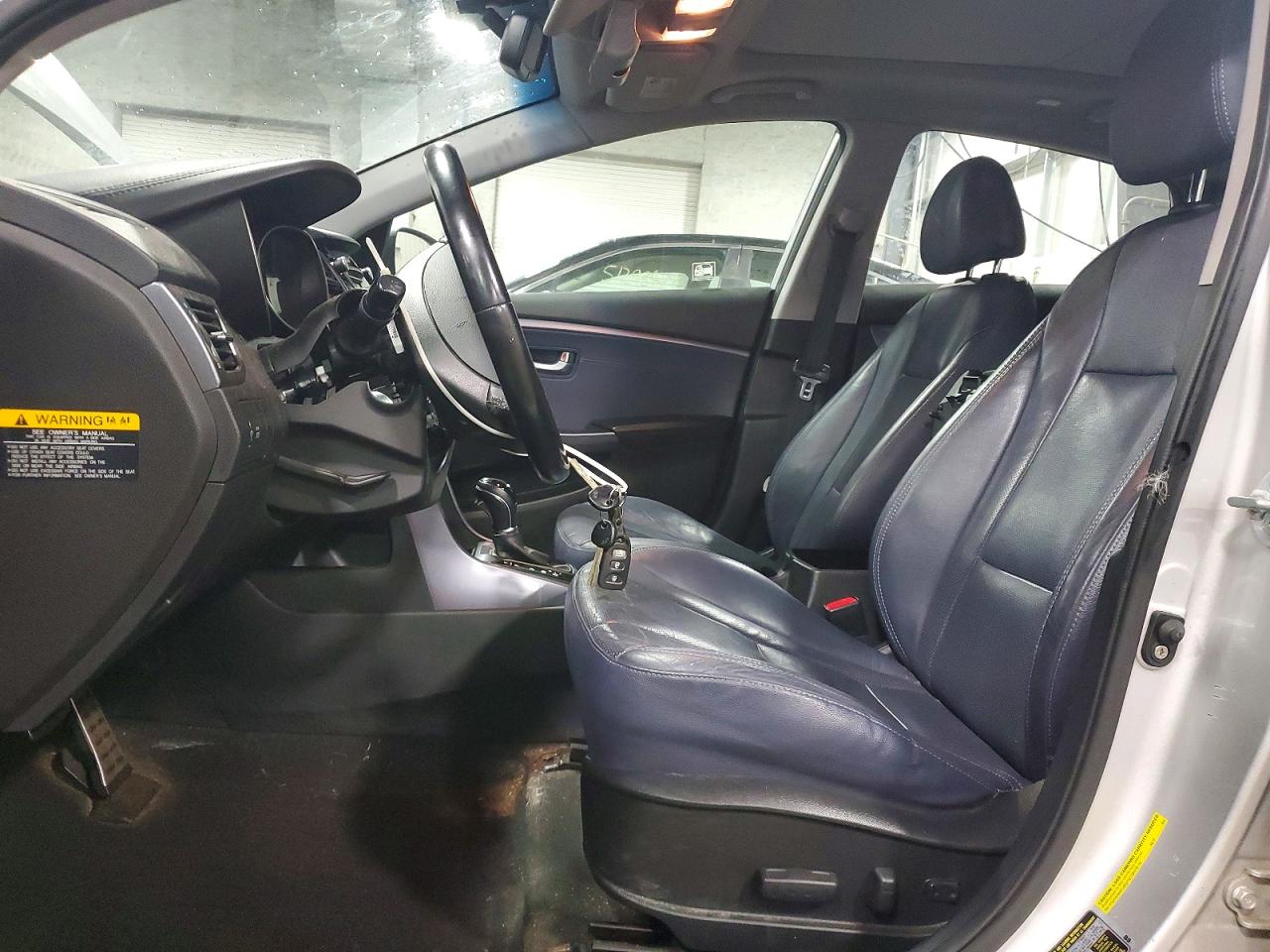 Hyundai ELANTRA Base