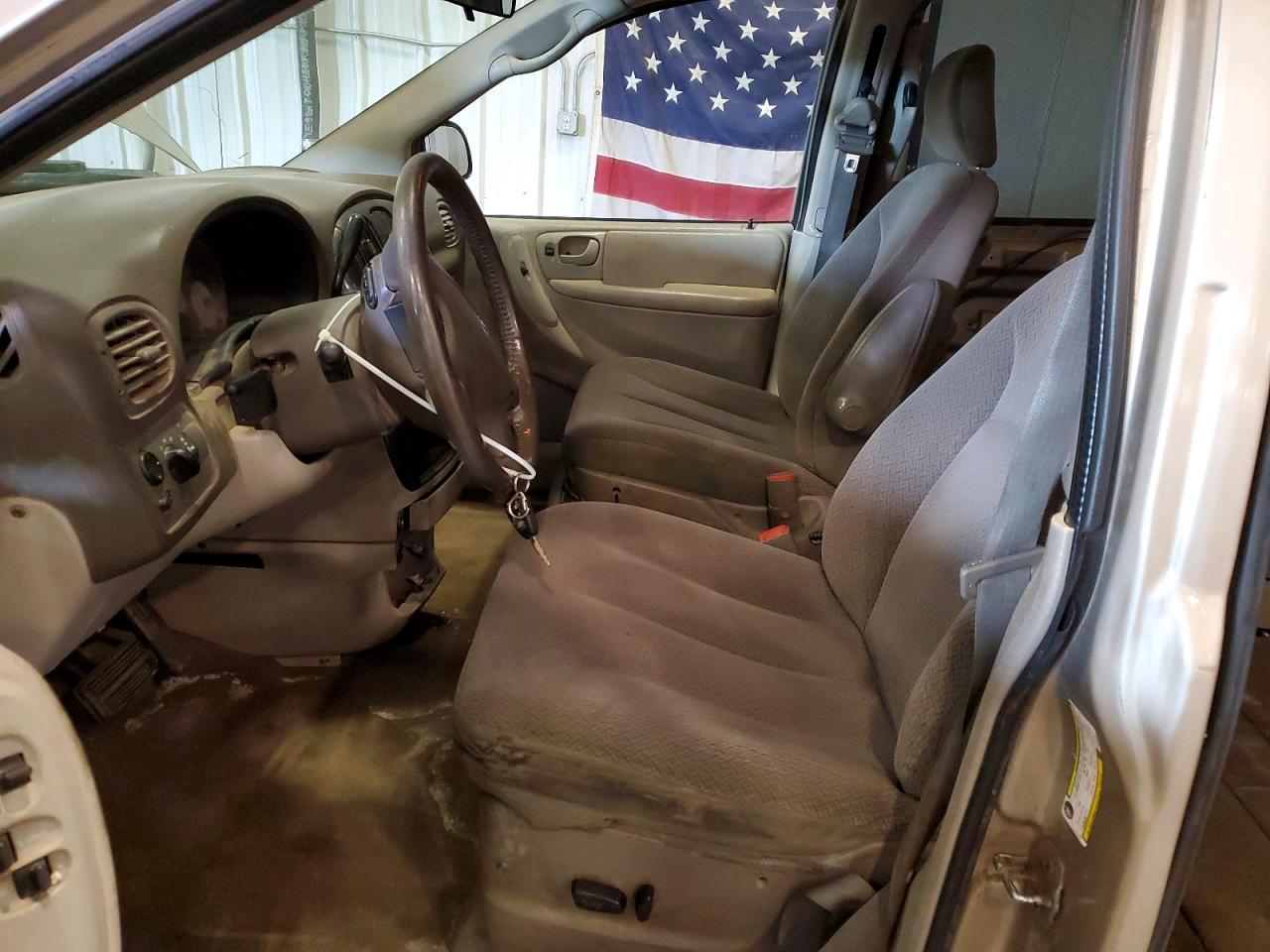 Dodge Caravan Sxt