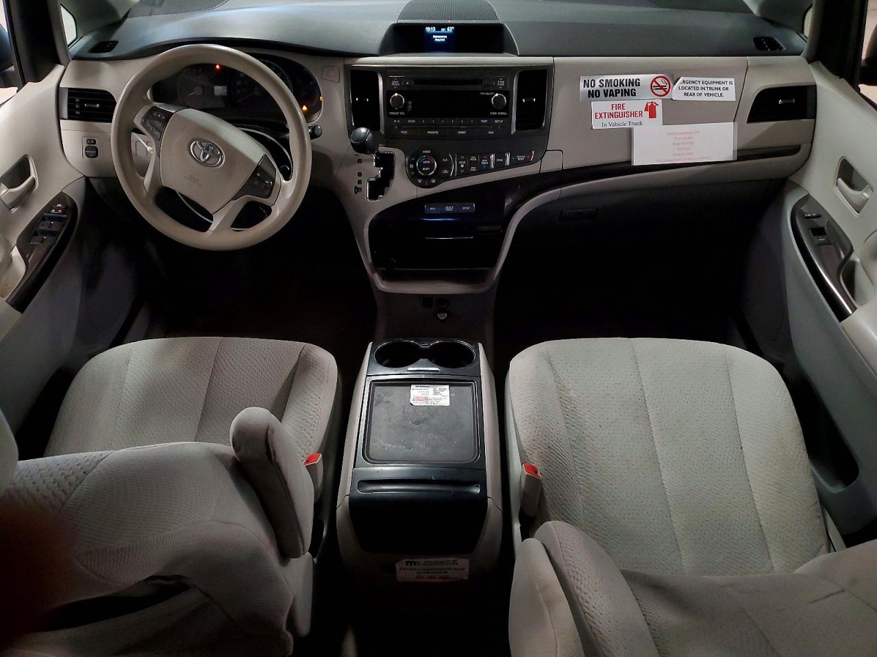 Toyota Sienna Le