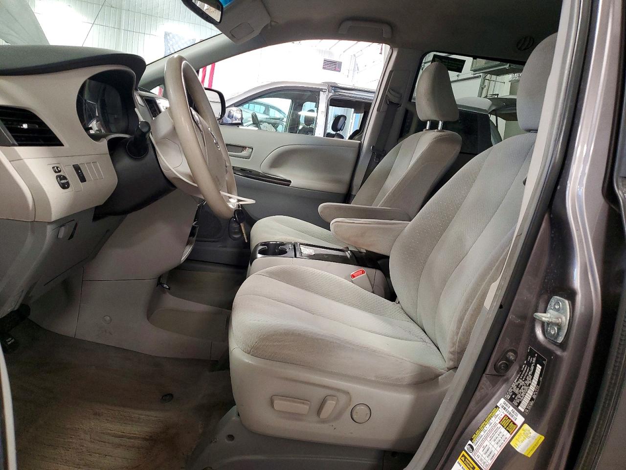 Toyota Sienna Le