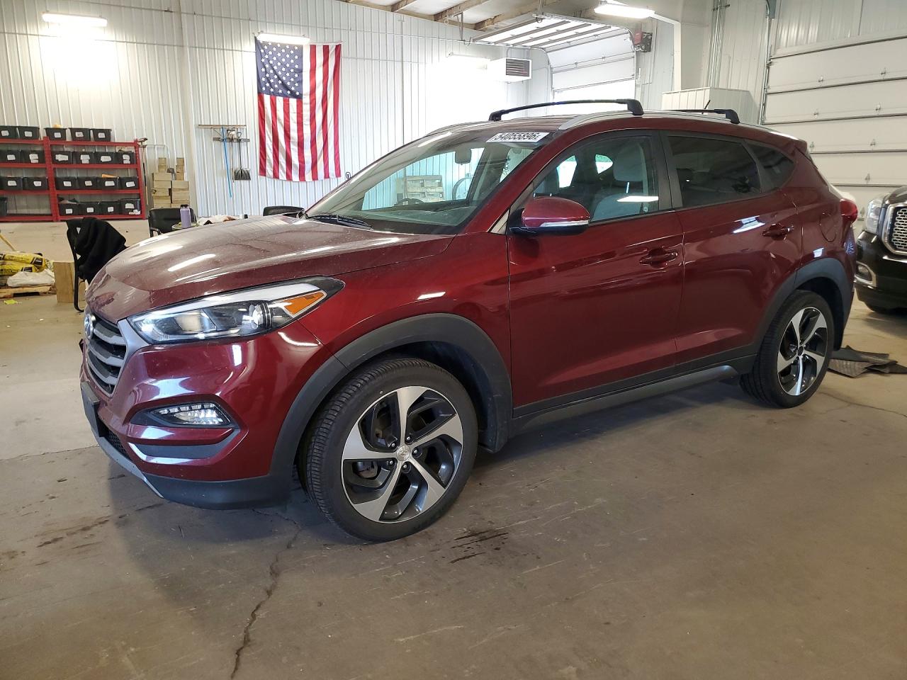 Salvage Hyundai TUCSON Image