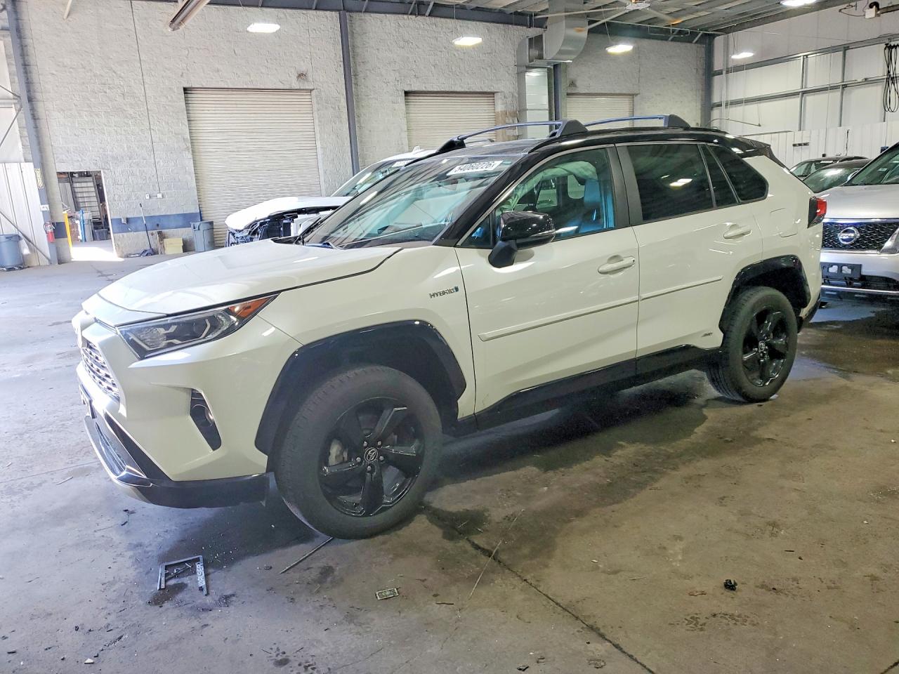 Salvage Toyota RAV4 Image